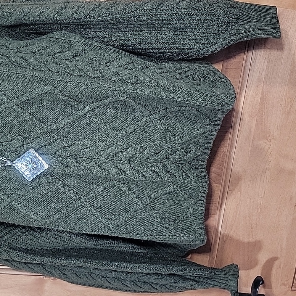 Soft Green Mock Turtleneck - Picture 4 of 11